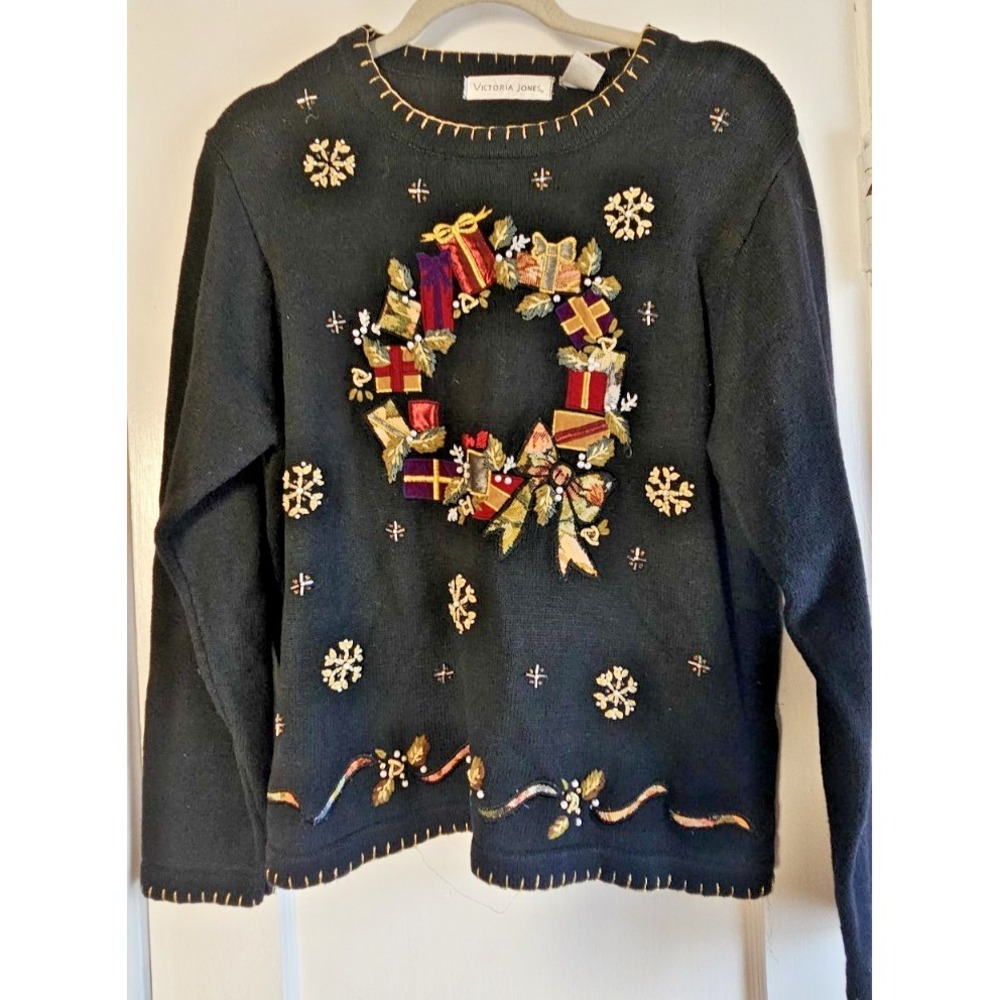 Victoria Jones women's Large Christmas Holiday sweater embroidered beaded